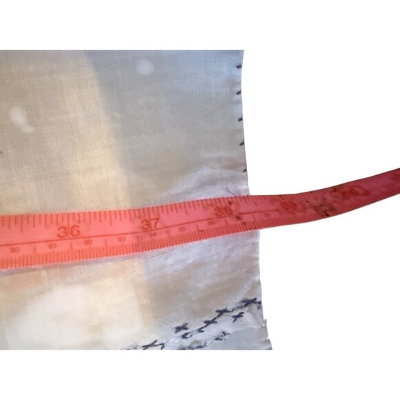 Vintage Hand-Embroidered Tablecloth With Scenic Design - Picture 4 of 4